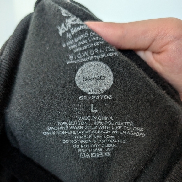 Sanrio Kuromi Character Graphic Crewneck Sweatshirt Sz L Cotton Blend - Picture 12 of 12